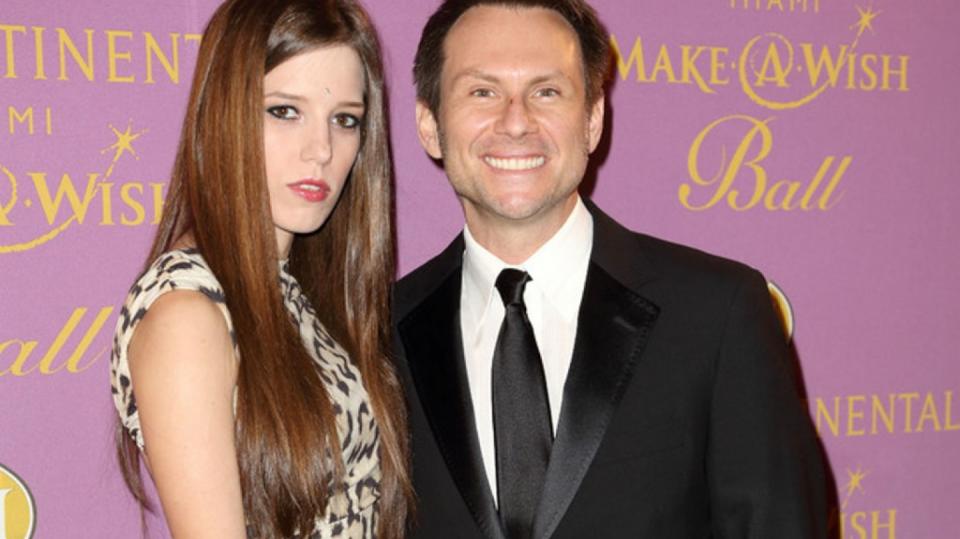 Herec Christian Slater už je pod čepcem